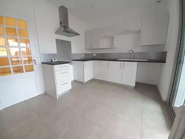 Cholet 49300 Location maison 4 pièces t4 au dernier étage cave