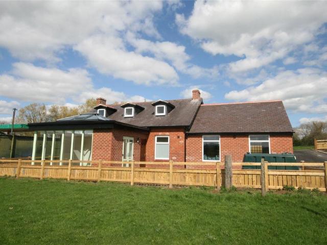 Chollerford, Hexham, NE46 3 bed detached house to rent £1,300 pcm £300 pw