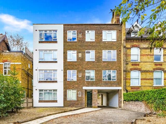 Cholmeley Close, Archway Road, Highgate N6, 3 bed flat to rent, £3,000 pcm | PrimeLocation