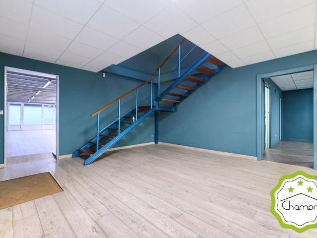 Chomon vende oficinas