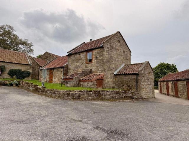 Chop Gate, Middlesbrough, North. 1 bed barn conversion to rent £800 pcm £185 pw