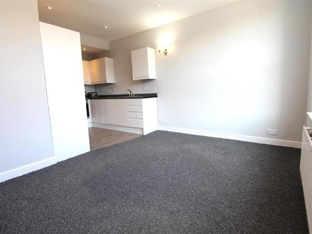 Chorley New Road 1 bed flat to rent £600 pcm £138 pw