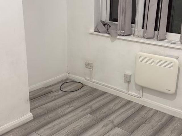 Chorley Old Road, Bolton BL1, 1 bed flat to rent, £695 pcm | PrimeLocation