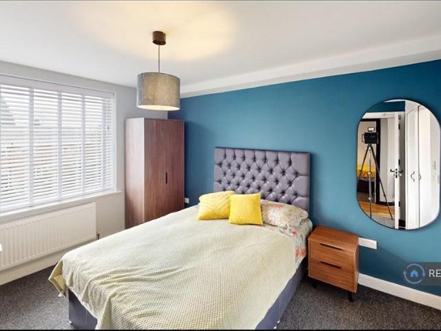 Chorley Road, Swinton, Manchester, M27 1 bed in a house share to rent £700 pcm £162 pw