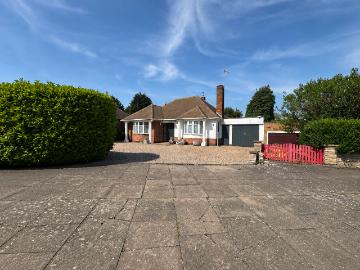 Chorley Wood Road, Leicester LE5, 3 bed detached bungalow to rent, £1,800 pcm | PrimeLocation