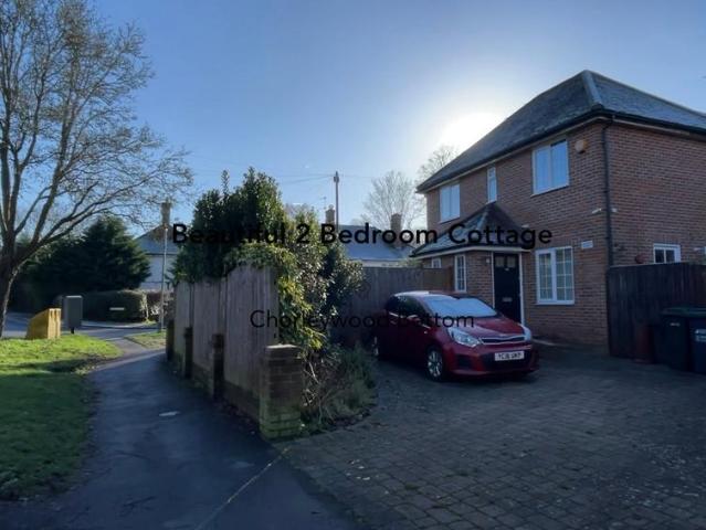 Chorleywood, Rickmansworth, WD3. 2 bed cottage to rent £2,250 pcm £519 pw