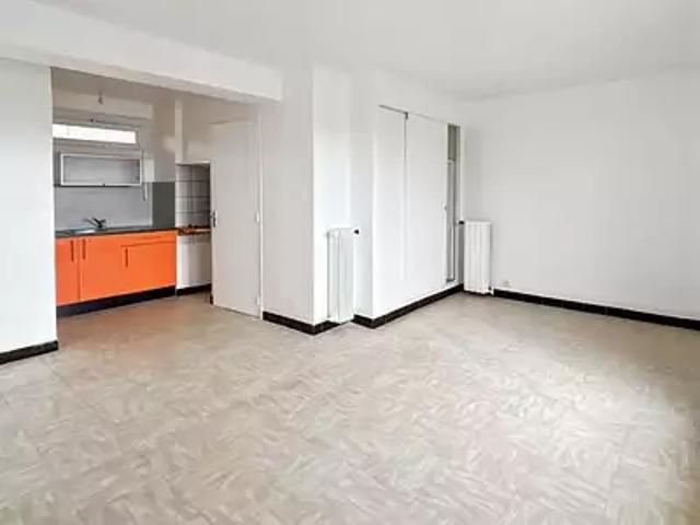 Château Arnoux Saint Auban 04160 Achat / Vente appartement 1 pièce t1 cave balcon
