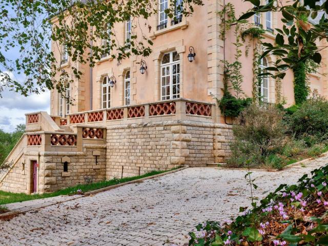 Château du Bois Noir – Élégance, sérénité et art de vivre en. 480m² Perpezac le Blanc
