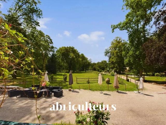 Château du XVIIe 1000 m² Proche Paris Morigny Champigny