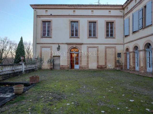 Château du Xviiiᵉ siècle d’inspiration toscane 1150m² Verdun Sur Garonne