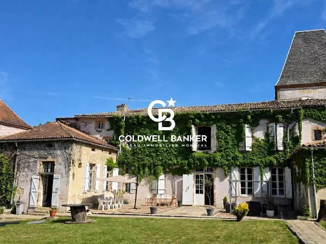 Château du XVIIIe siècle et vaste domaine aux portes de Toul. 845m² Beaumont de Lomagne