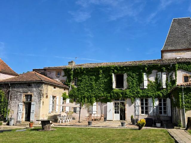 Château du XVIIIe siècle et vaste domaine aux portes de Toulouse