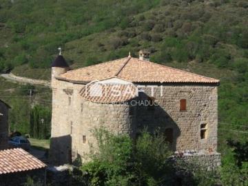 Ensemble immobilier avec Château du XIIIème, un Mas et une clède