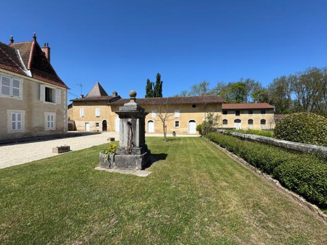 Château du 16 ème Siècles Parc Dépendances