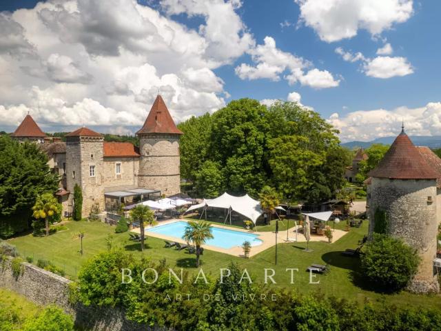 Château D’Exception – Domaine Hôtelier 4★ & Événementiel m² Vignieu