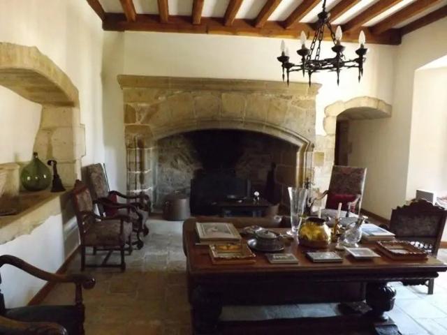 Château de luxe 6 chambres à vendre à Strenquels Lot France