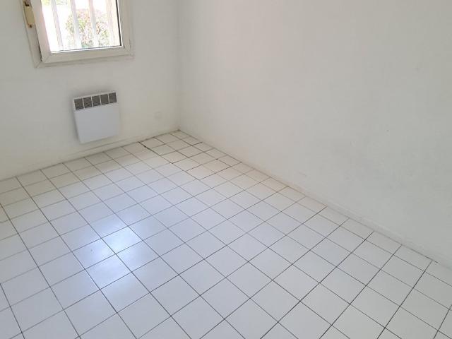 CHATEAU D'O T2 EN REZ DE CHAUSSEE AVEC BALCON SECURISE PARKING