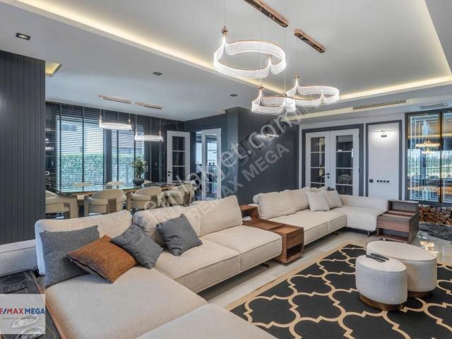 Château Dor Sitesinde 5+1 Modern Villa