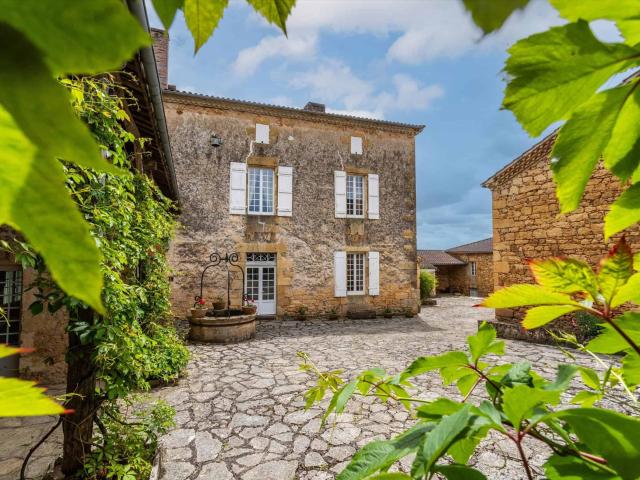 Chateau estate 425m² Fumel