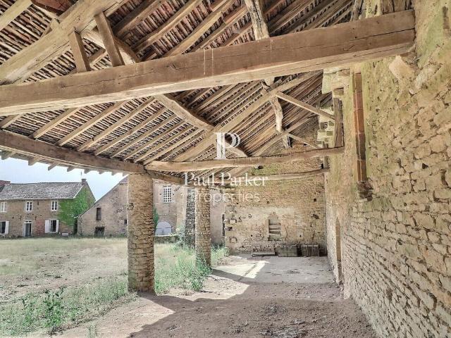 Château fort du XIIe siècle avec gîte indépendant aménagé