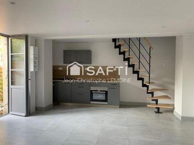 Chateau Pays de la Loire 53200 103743548