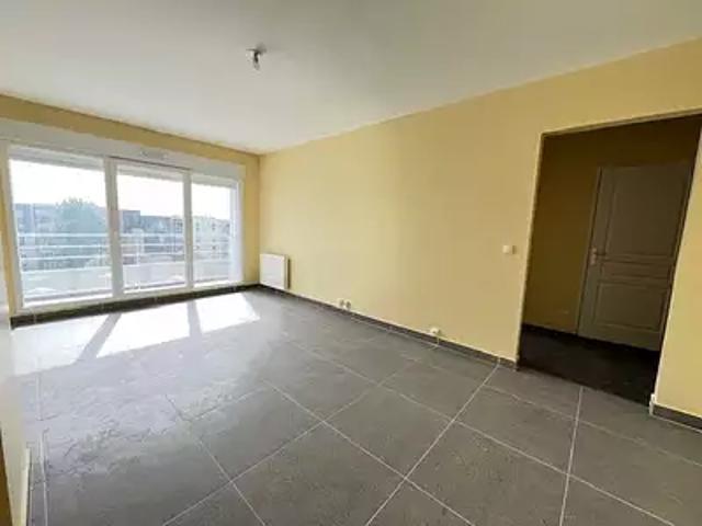 Château Thierry 02400 Location appartement 3 pièces t3 au dernier étage balcon