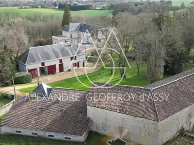 Château XIX° à vendre dans la Vienne à 2h de Paris