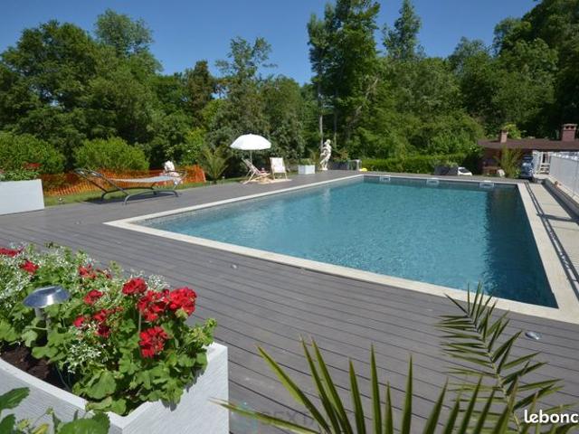 Château 10 pièces 585 m²