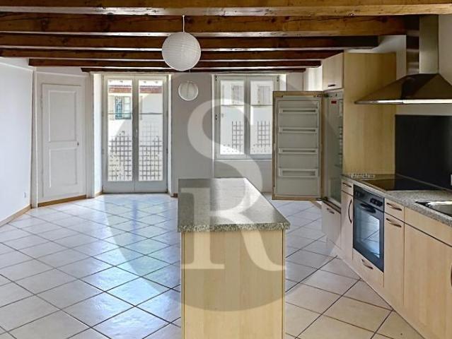 Château 1 à Peseux 6 pièces au 1er étage