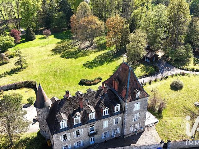 Château 21 pièces 677 m²