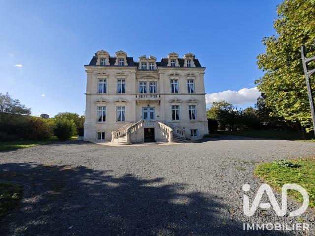 Château 21 pièces 826 m²