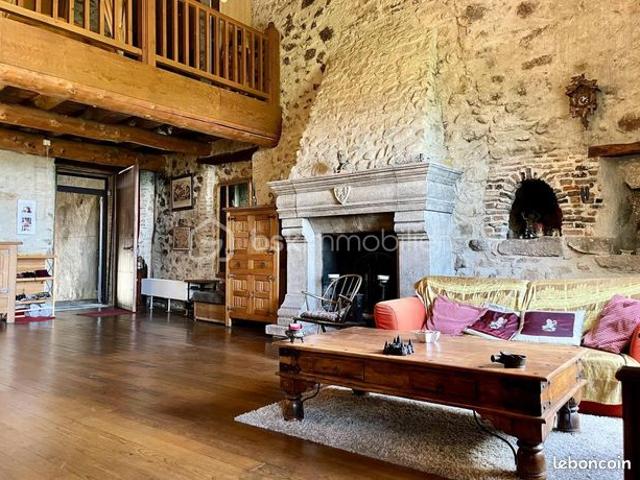 Château 8 pièces 148 m²