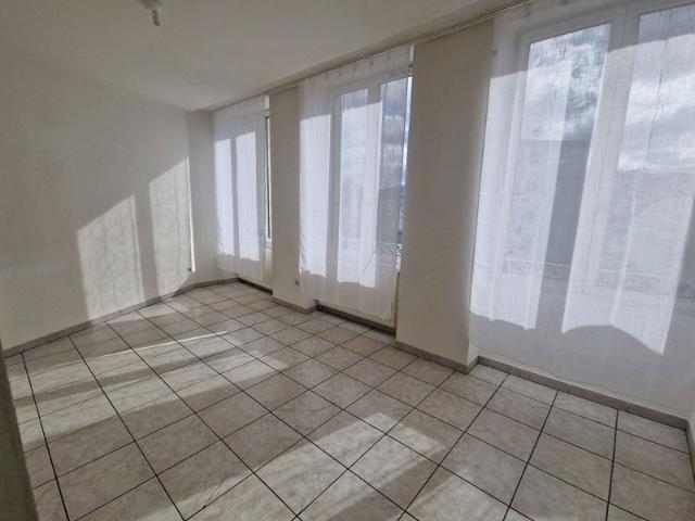 CHATEAUCREUX 21 rue francois albert / T3