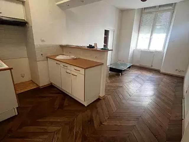Châteaubriant 44110 Location appartement 2 pièces t2 au dernier étage