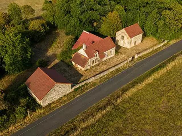 Châteaumeillant 18370 Achat / Vente maison 3 pièces t3 jardin cave