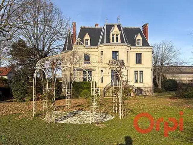 Culan 18270 Achat / Vente maison 7 pièces t7 piscine jardin