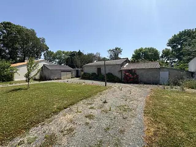 Châteauneuf 85710 Achat / Vente maison 4 pièces t4 au dernier étage