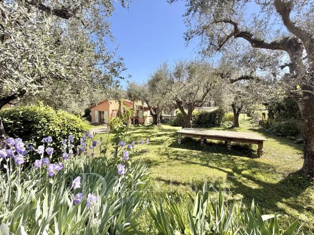 Chateauneuf De Grasse 235m² Châteauneuf Grasse