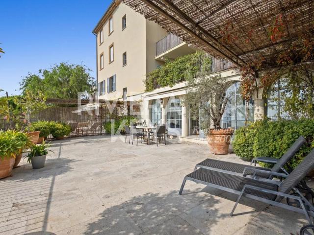 CHÂTEAUNEUF GRASSE: Appartement 3 pièces avec grande terras. 106m² Châteauneuf Grasse