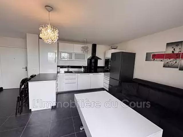 Châteauneuf les Martigues 13220 Location appartement 2 pièces t2 au dernier étage terrasse