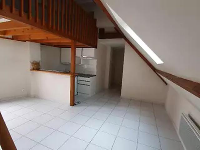 Châteauneuf sur Loire 45110 Location appartement 1 pièce t1 au dernier étage parking