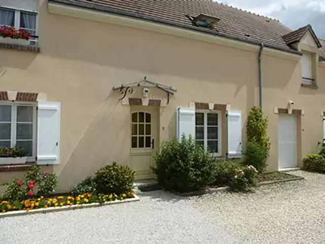 Châteauneuf sur Loire 45110 Location maison 3 pièces t3 jardin terrasse