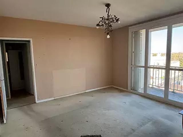 Châteauroux 36000 Achat / Vente appartement 3 pièces t3 au dernier étage cave