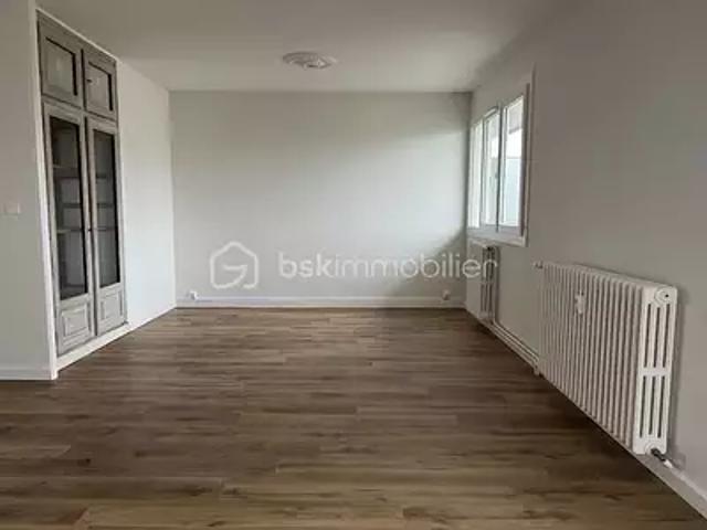 Châteauroux 36000 Achat / Vente appartement 3 pièces t3 au dernier étage cave