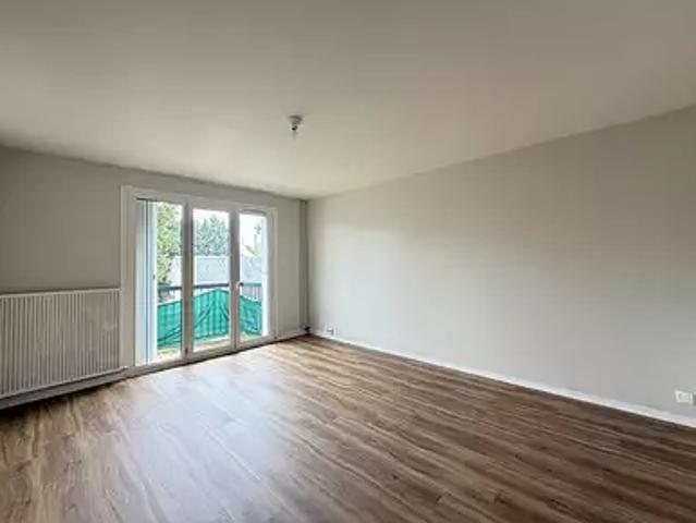 Châteauroux 36000 Location appartement 4 pièces t4 cave parking