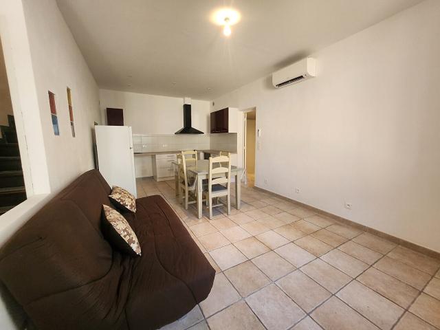 CHATEAURENARD Maison de ville à louer 3 pièces 58.83m² + petite dépendance