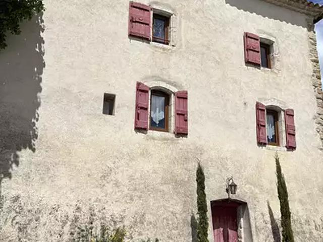 Châteauvieux 83840 Location maison 5 pièces t5
