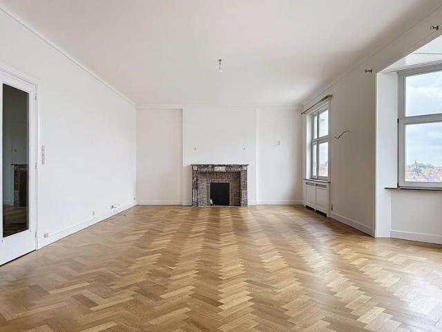 Chatelain 3 bedroom apartment