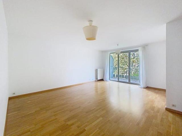Chatelain: appartement 2 chambres + terrasse