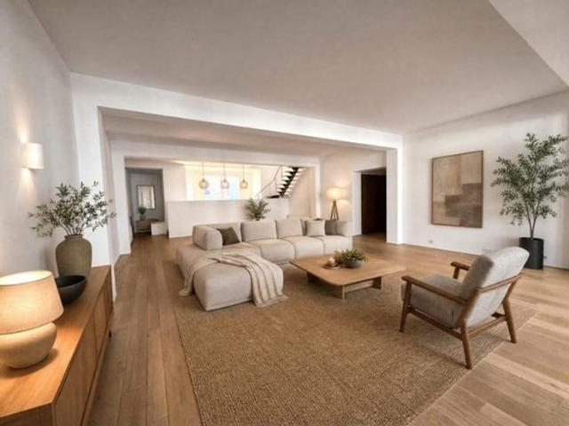 Chatelain: Architect Designed Loft with Rare Volumes